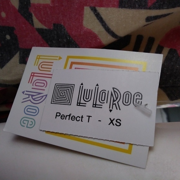 LuLaRoe Size XS Top Perfect T Cream Gray Red - Picture 4 of 6